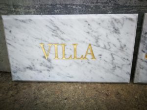 gravure-pierre-funeraire-marbre-or